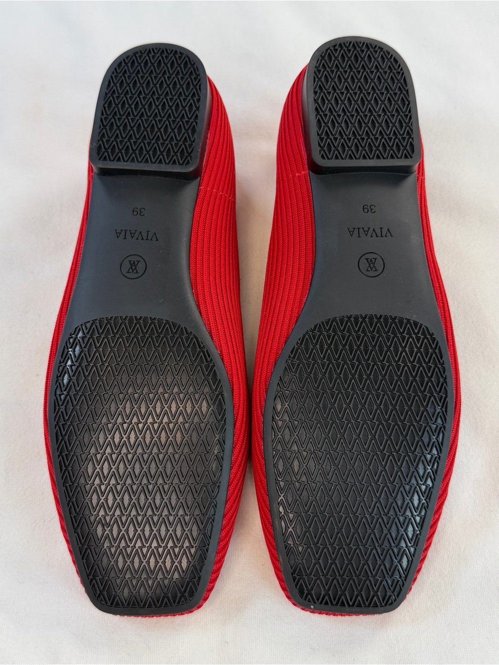 Vivaia Margot Red Square Toe Knit Comfort Flats Size 8 NWOB - Picture 7 of 7